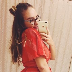 Meet your Posher, Nicole